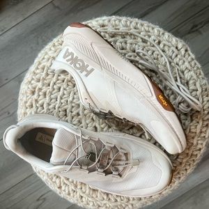 HOKA transport in eggnog